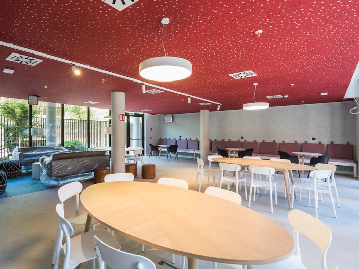 IC10 RESIDENCIA ESTUDIANTES MADRID ARQUITECTURA EDIFICIO FACHADA