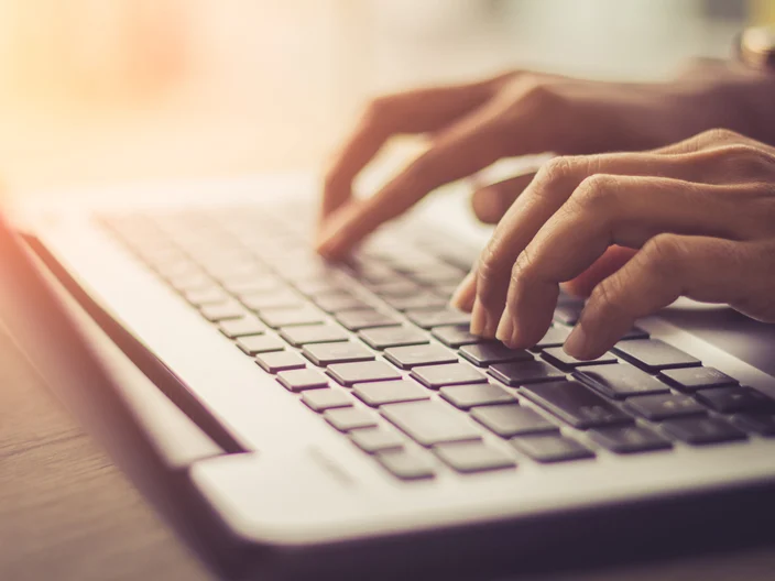 Computer Tastatur mit Händen