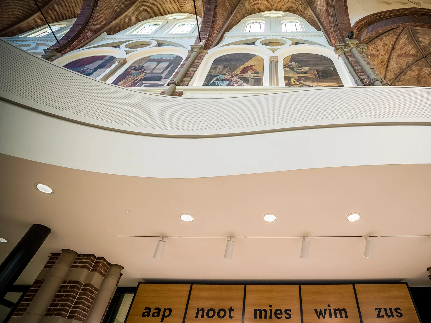NL-DePetrus-Church-Vught-04