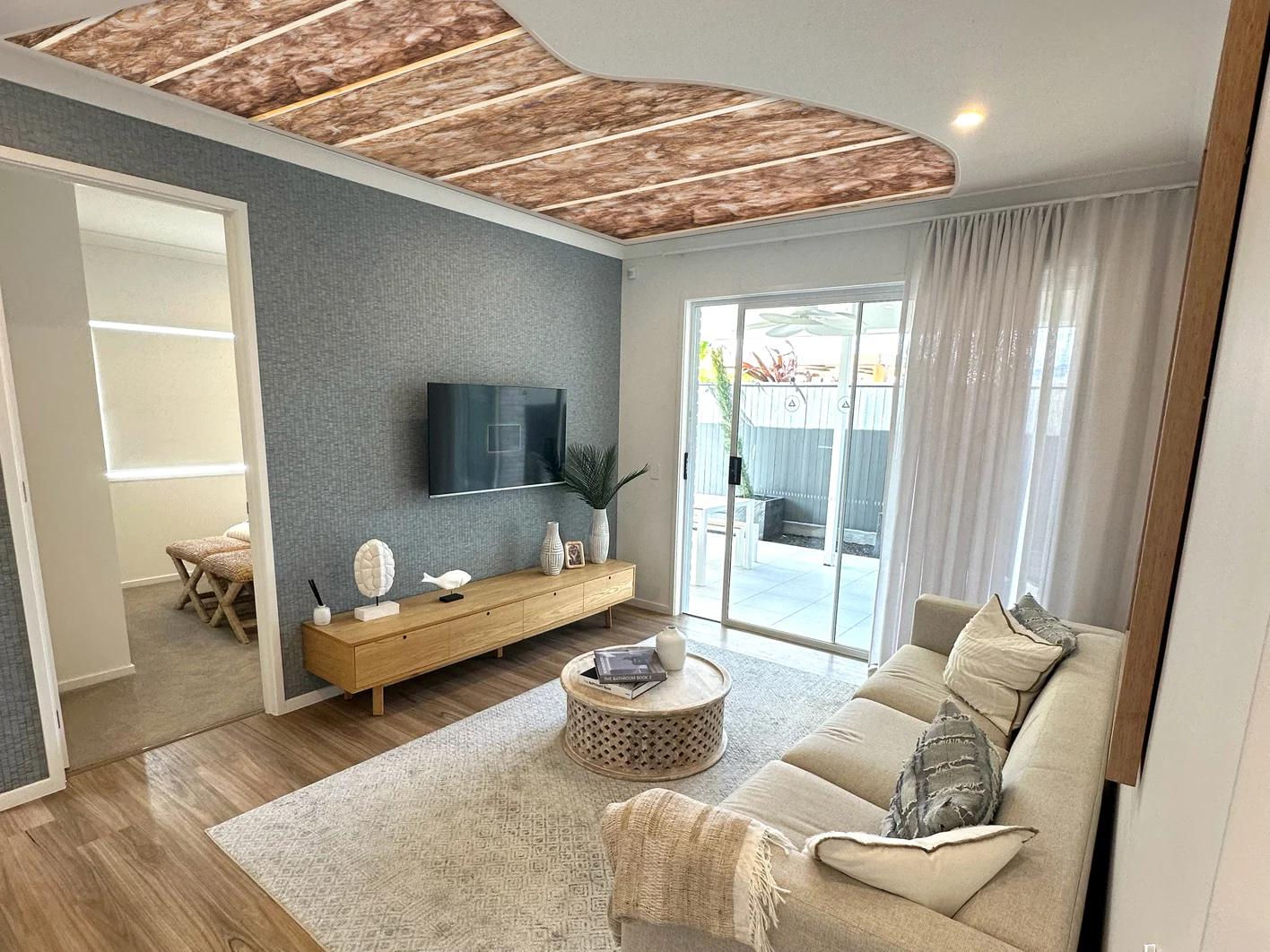 Ceiling-Insulation-Cutaway