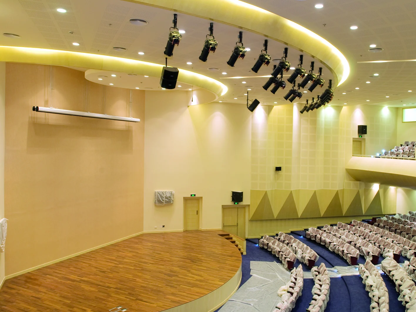 Bahrain - Uae, Knauf Danoline, Bcci Auditorium