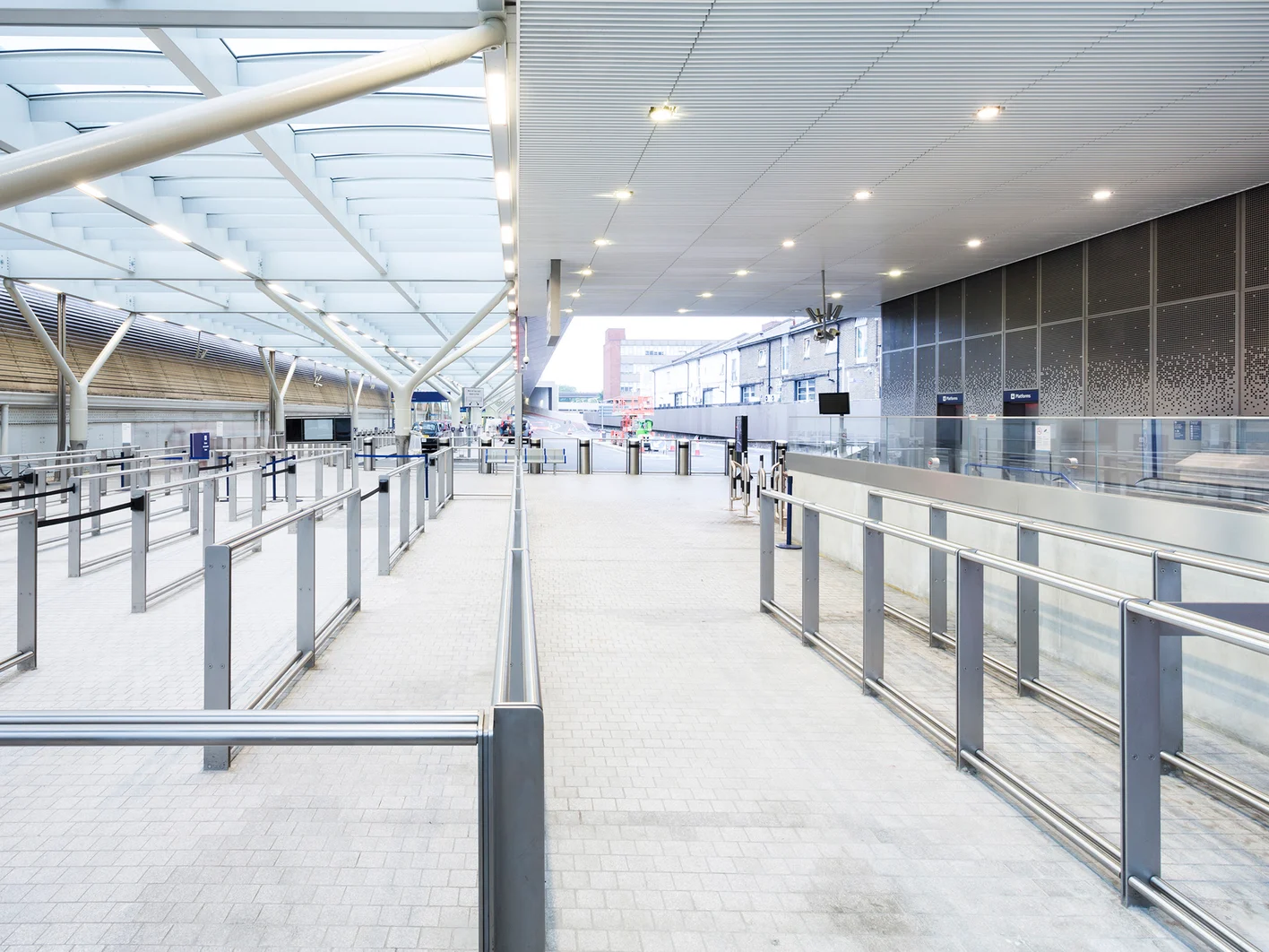 UK-Paddington-Train-Station-04