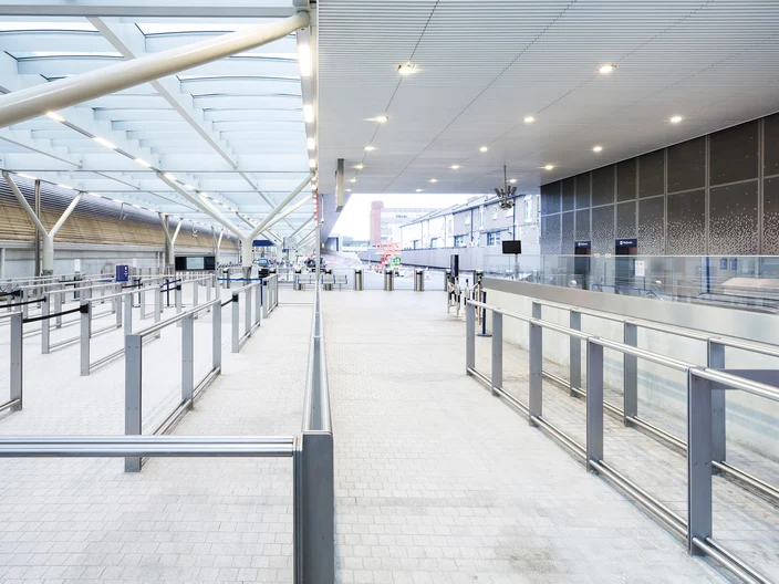 UK-Paddington-Train-Station-04