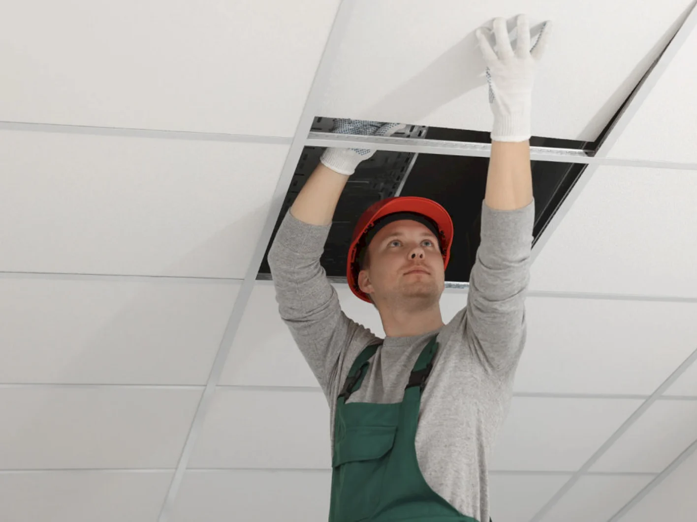 Để thi công trần thả thạch cao, bạn cần chuẩn bị đầy đủ các dụng cụ chuyên dụng