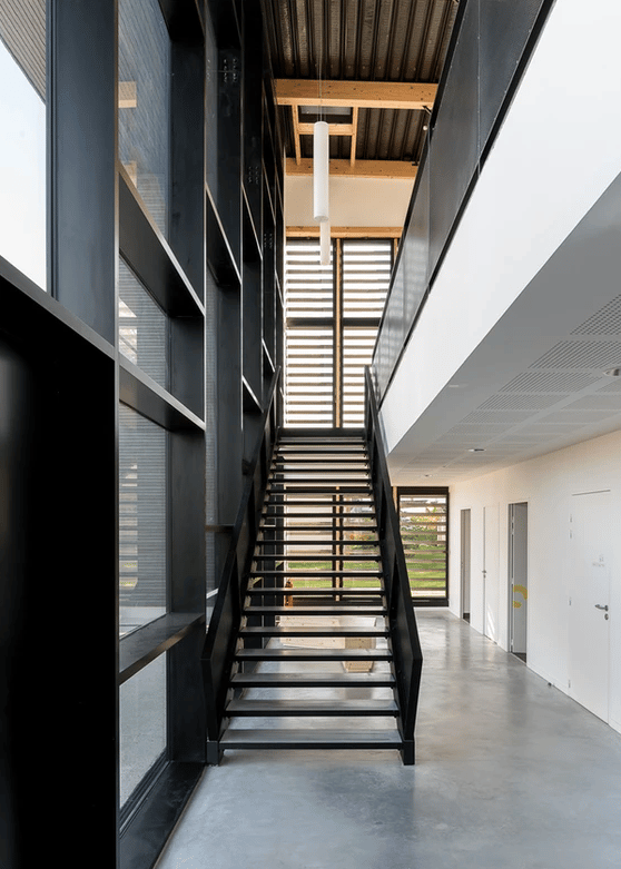 Escalier intérieur - SALLE OMNISPORT - AUROS 