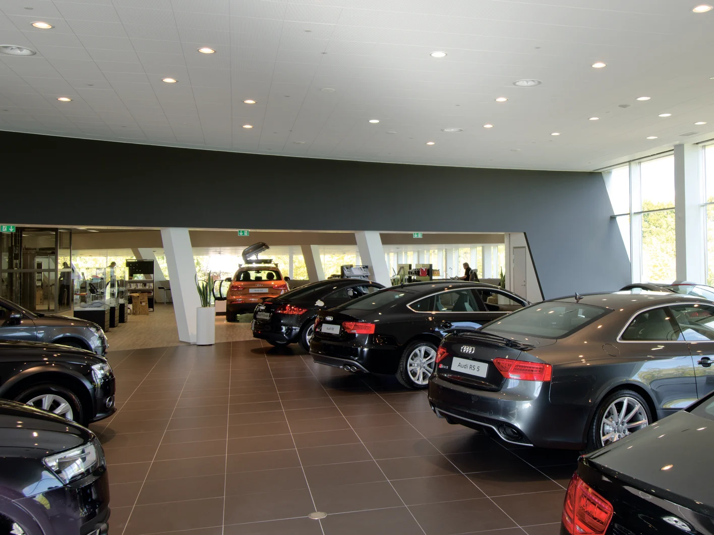 „Audi“ centras Gladskėje - 1