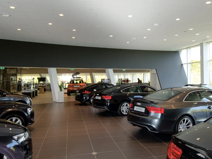 „Audi“ centras Gladskėje - 1