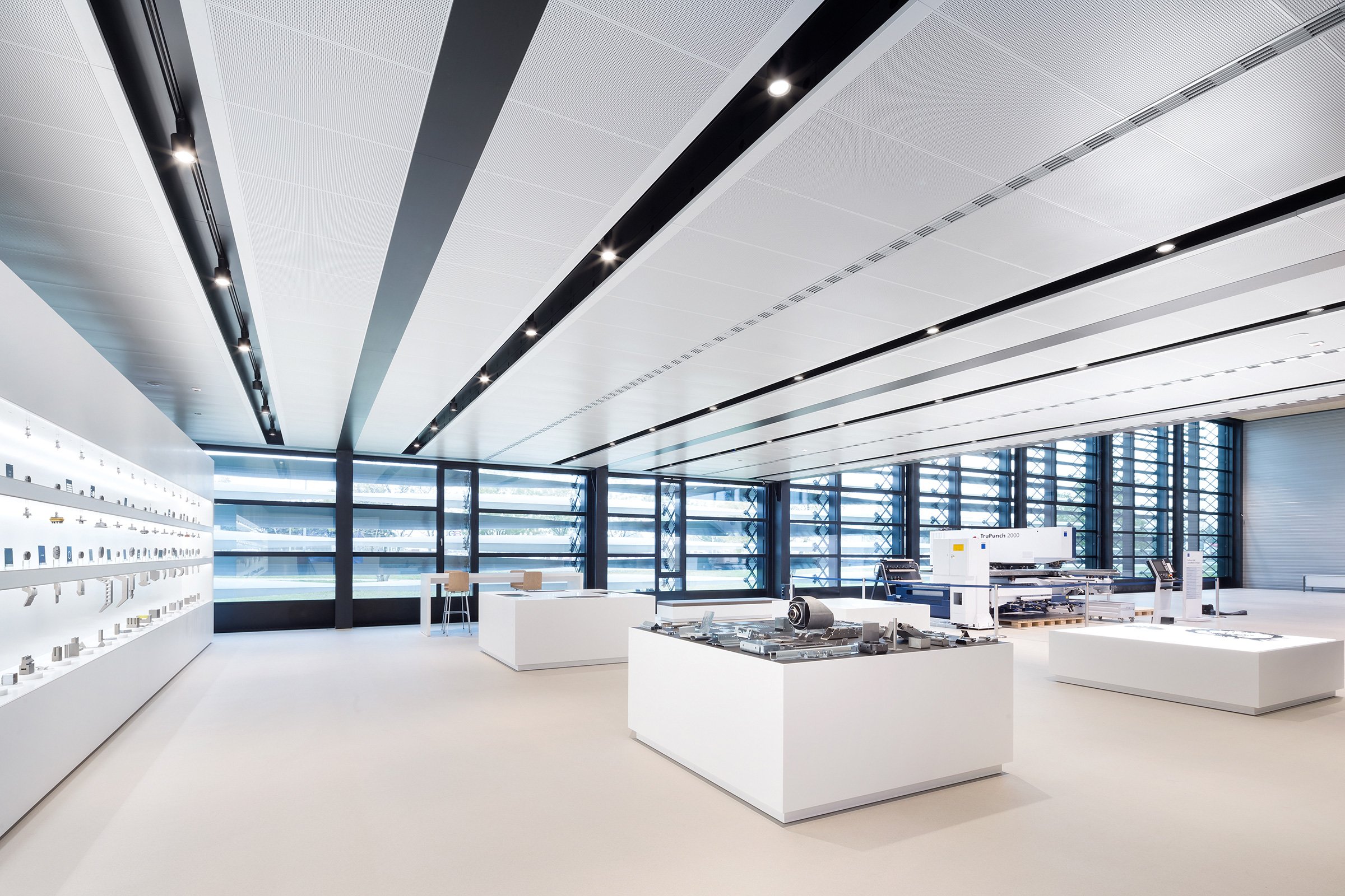 Mat-Ceiling-Metal_PL-Trumpf-Warsaw.jpg