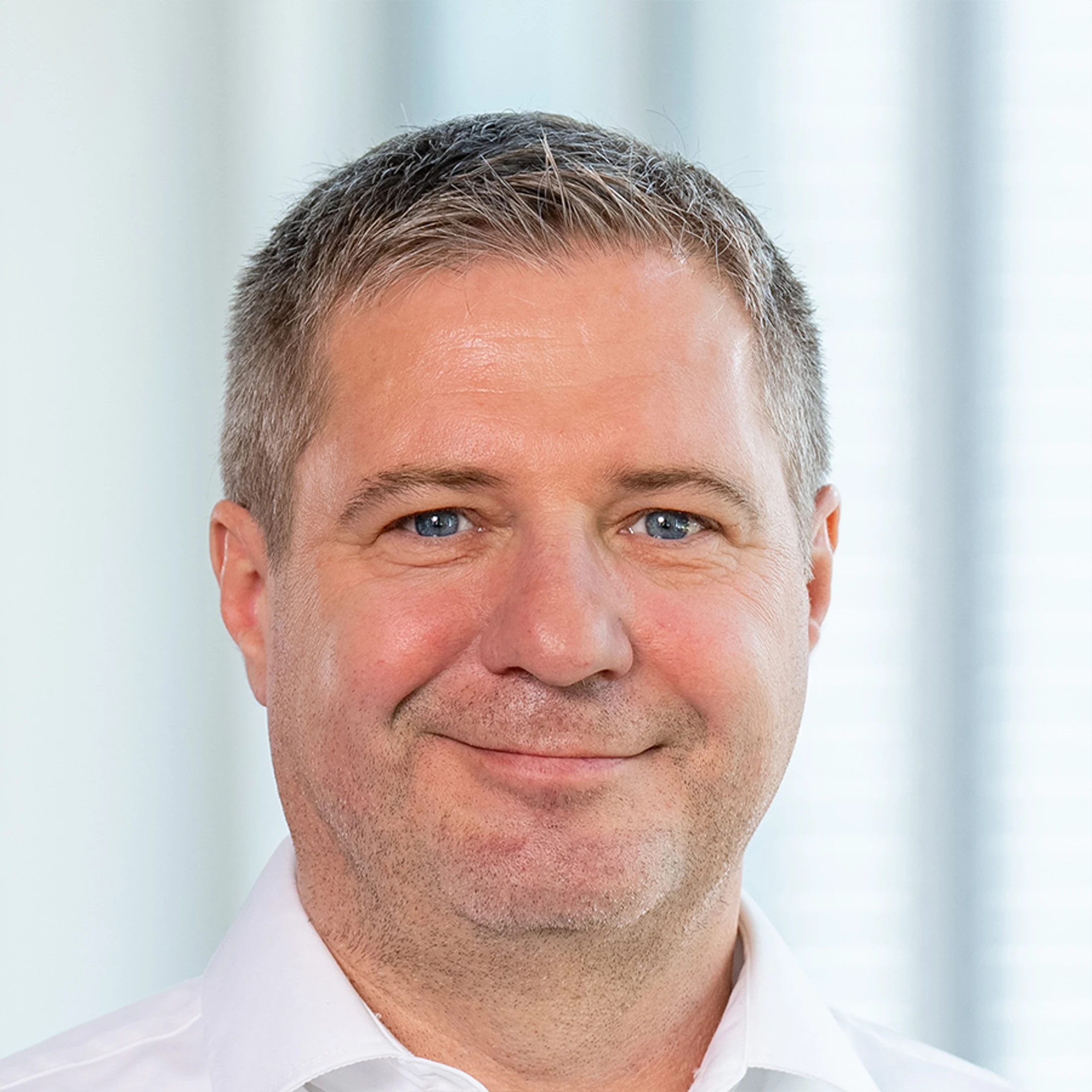 Mladen Kolundzija 