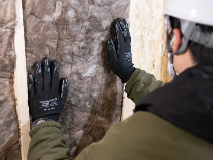 Earthwool unfaced batt install - Hachinohe case study