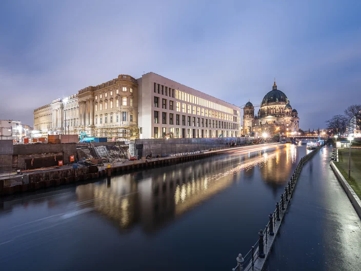 Referenz Stadtschloss Berlin Außenansicht Beleuchtet