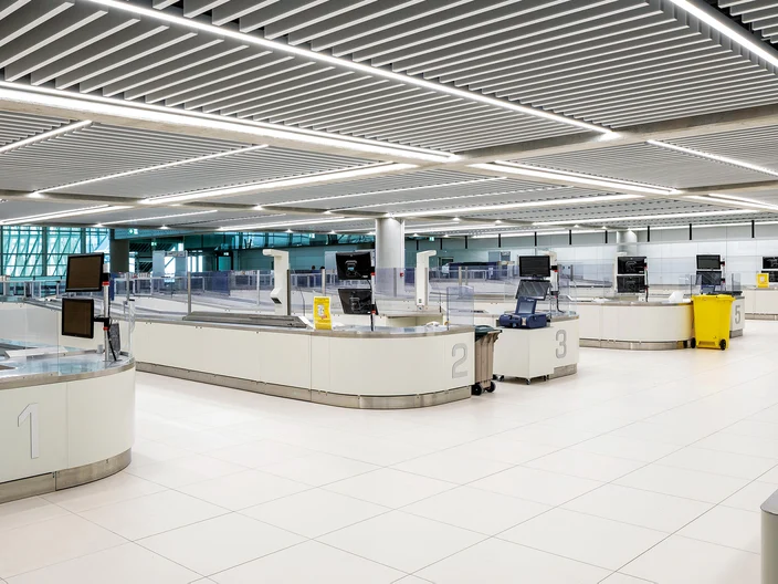 HR-Split-Airport-03