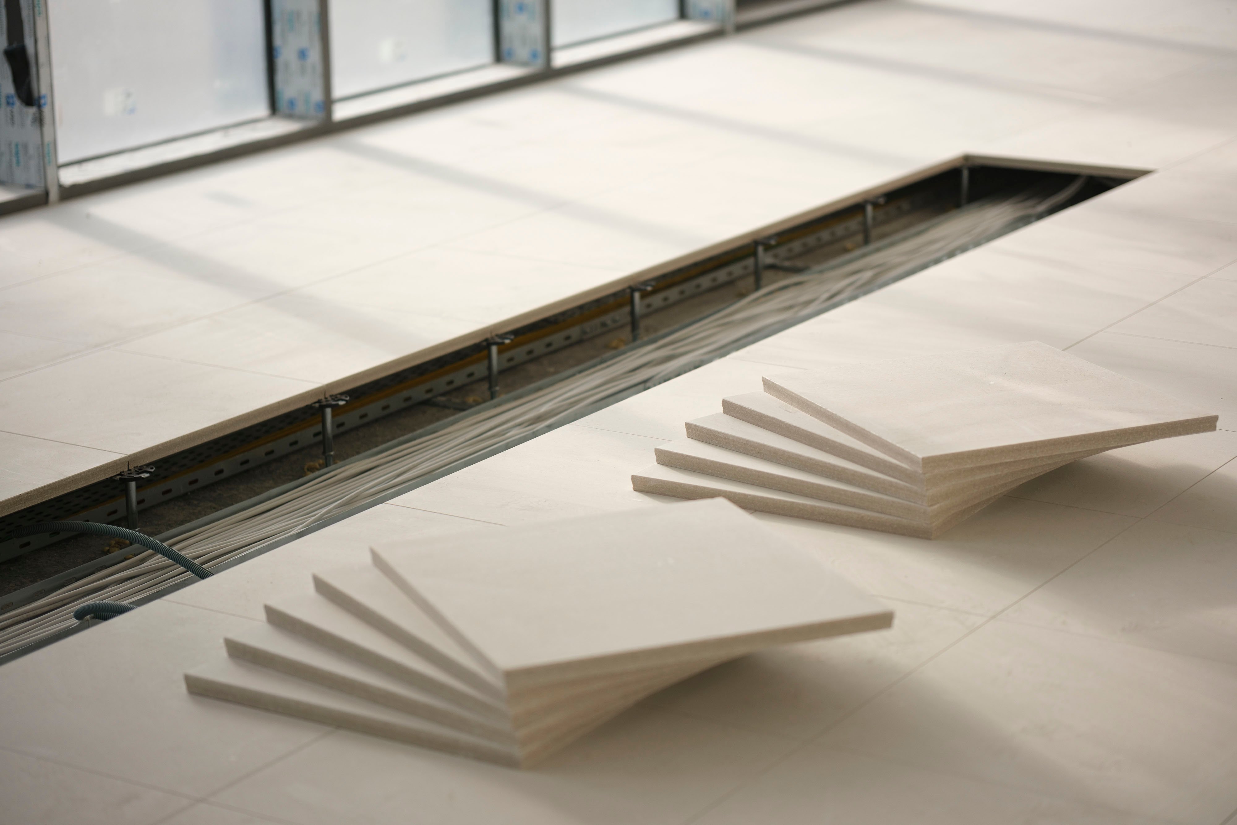 Referenz Office Building Turkey - GIFAfloor DB green Platten auf Boden