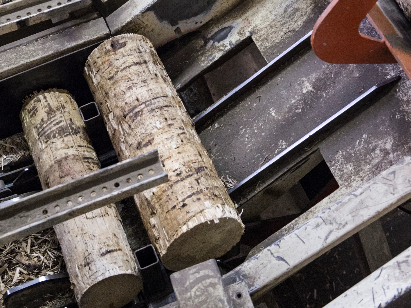 Knauf Insulation Heraklith Werk Simbach Holzwolle Rohmaterial Baumstamm