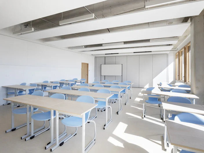 FR_Lycee-International-de-Vincennes_ Classroom