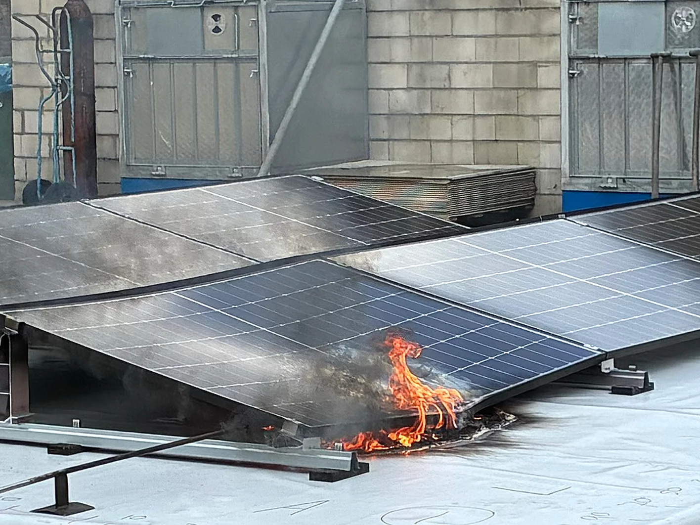Brandversuch PV-Anlage