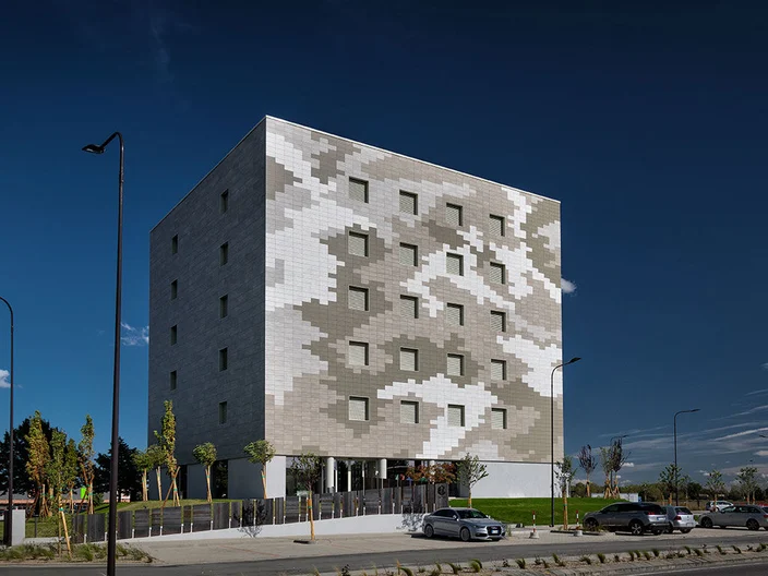 referenza hotel cube fidenza
