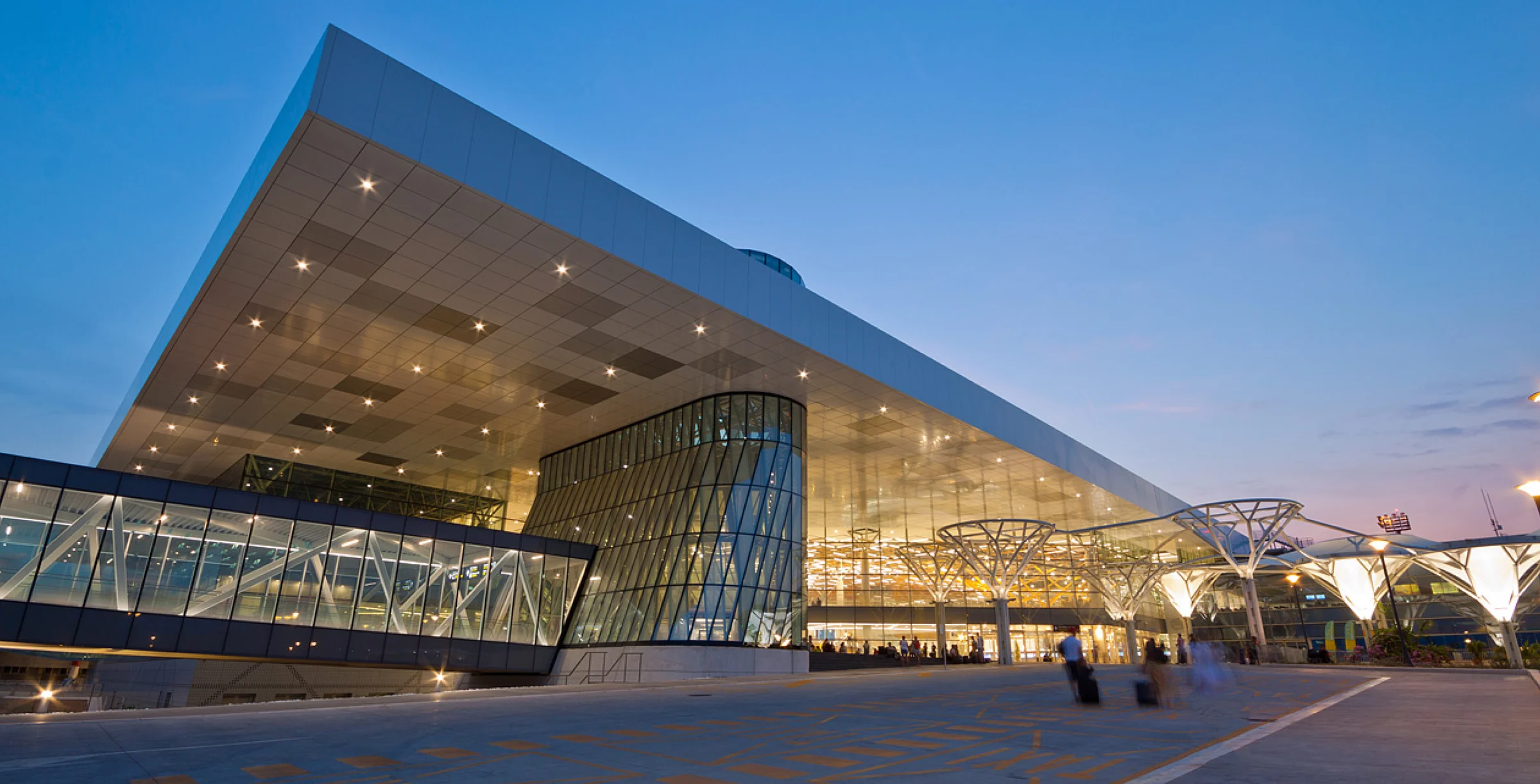 UK-GYP-AQUAPANEL_Split-Airport