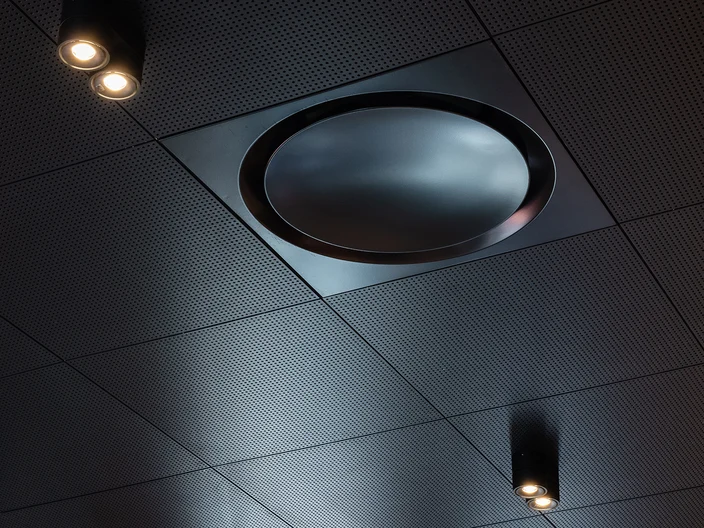 812-4449-black-acoustic-cielings-in-restaurant-web