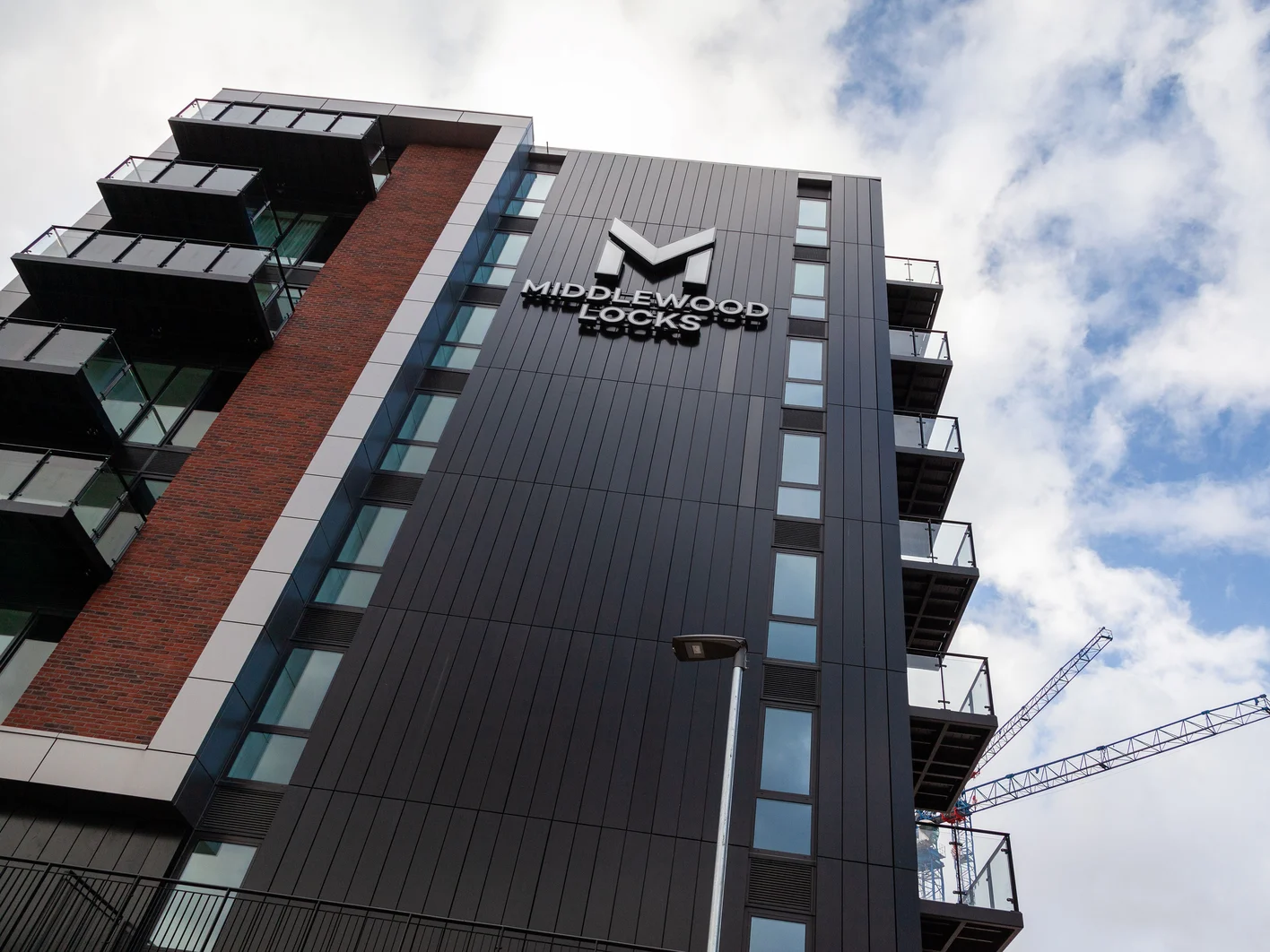 [UK-GYP] Middlewood Locks 2