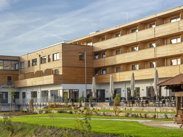 Holzbau Referenz Sonnenhotel Weingut Römmert in Volkach