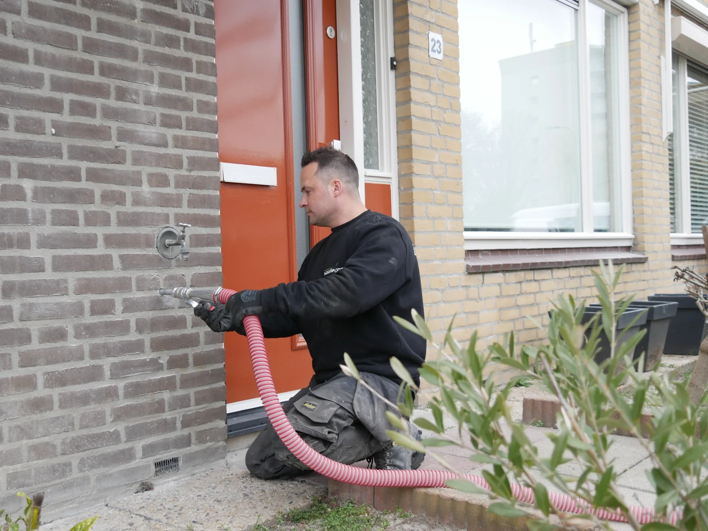 Spouwmuren isoleren met Supafil Cavity inblaaswol