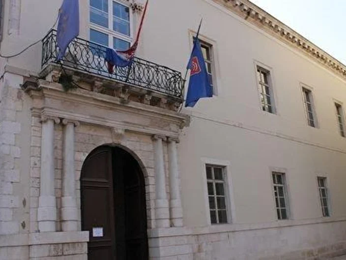 01-Kneževa palača, Zadar