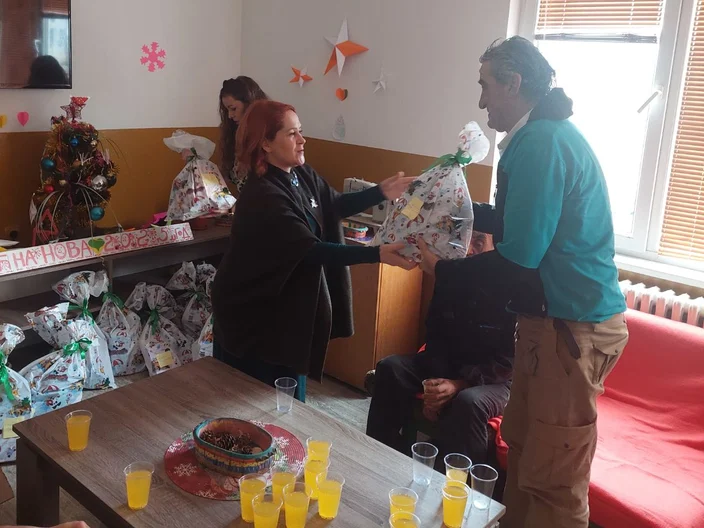 Visiting home for the elderly