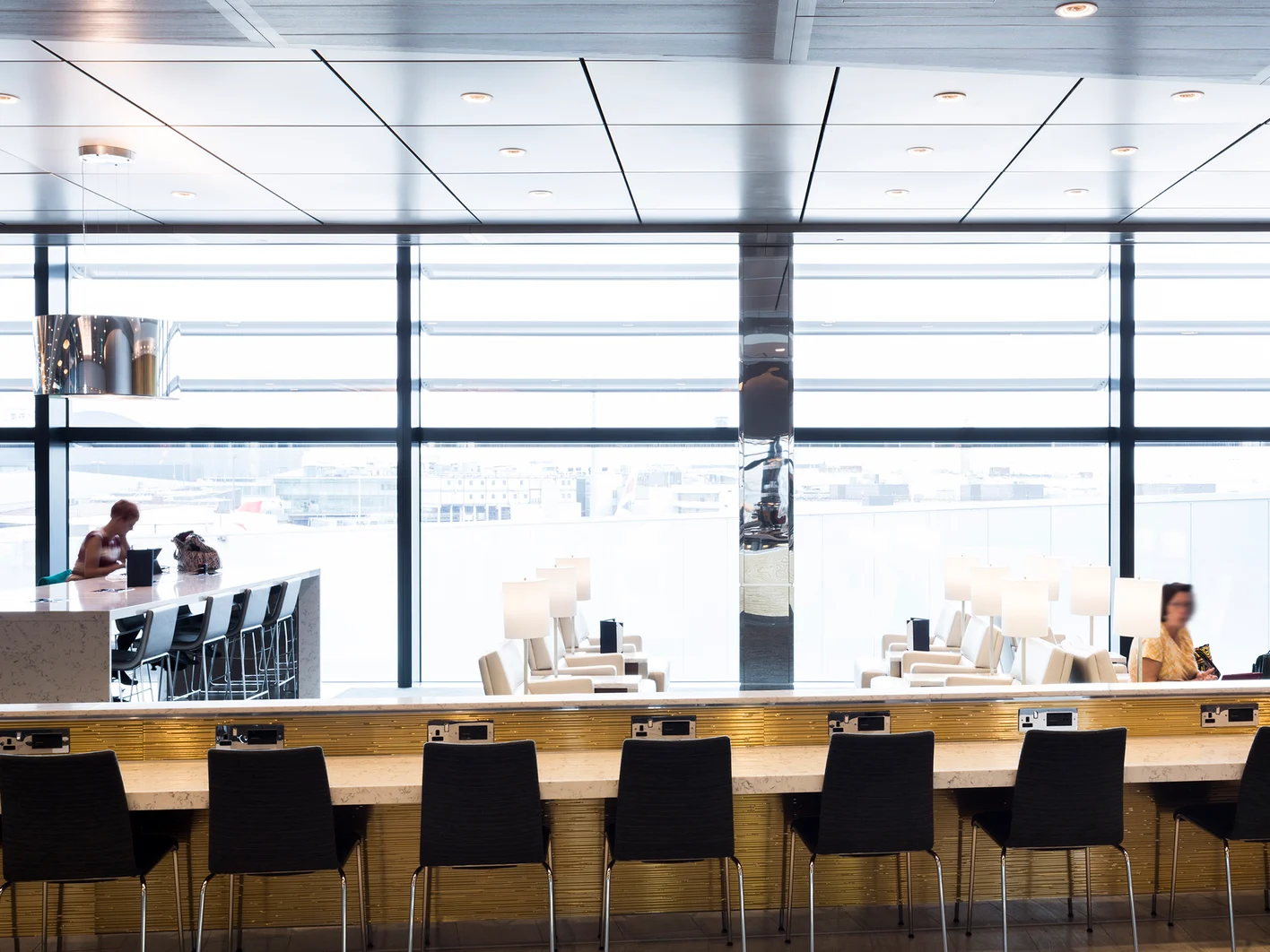 UK-United-Airlines-Global-First-Lounge-and-United-Club-09