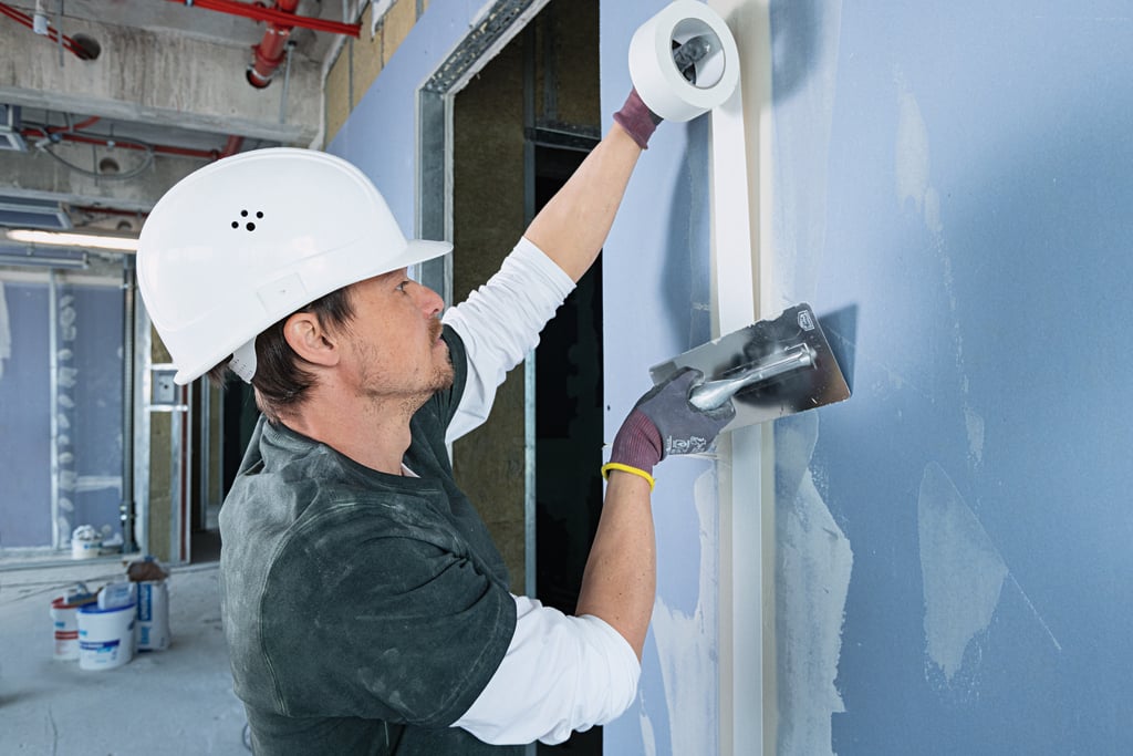 07 Spackling II workerKnauf 0291 G WEB sRGB