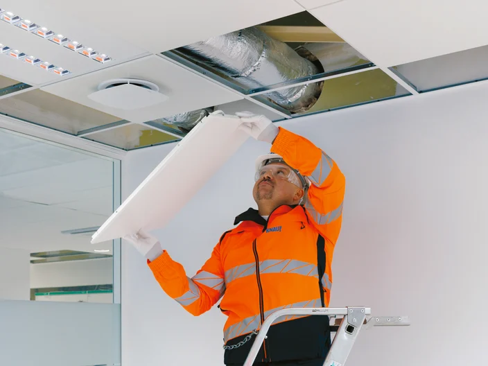 Knauf Ceilings METAL Ceiling Installation lllange 