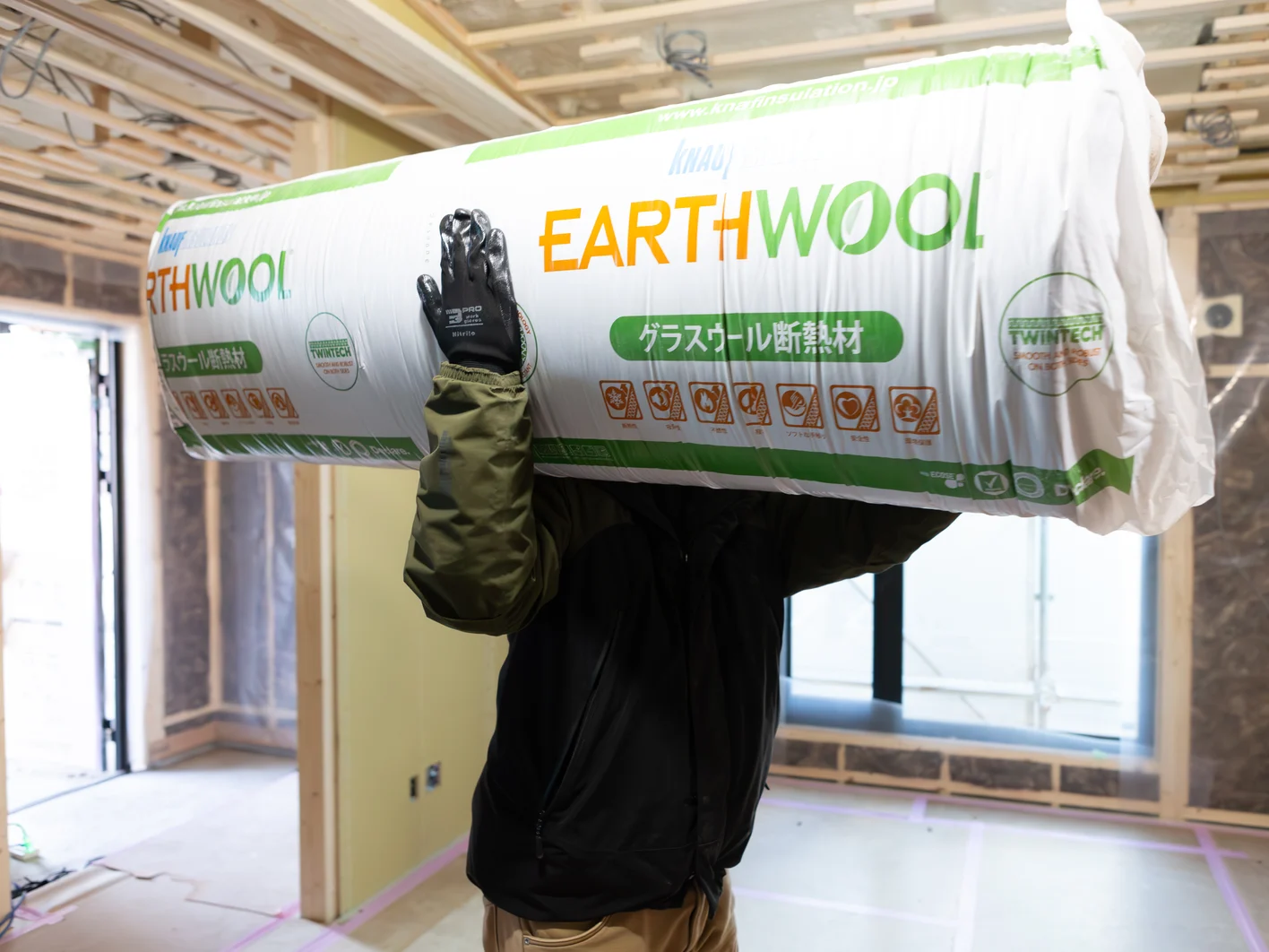 Earthwool unfaced batt install - Hachinohe case study