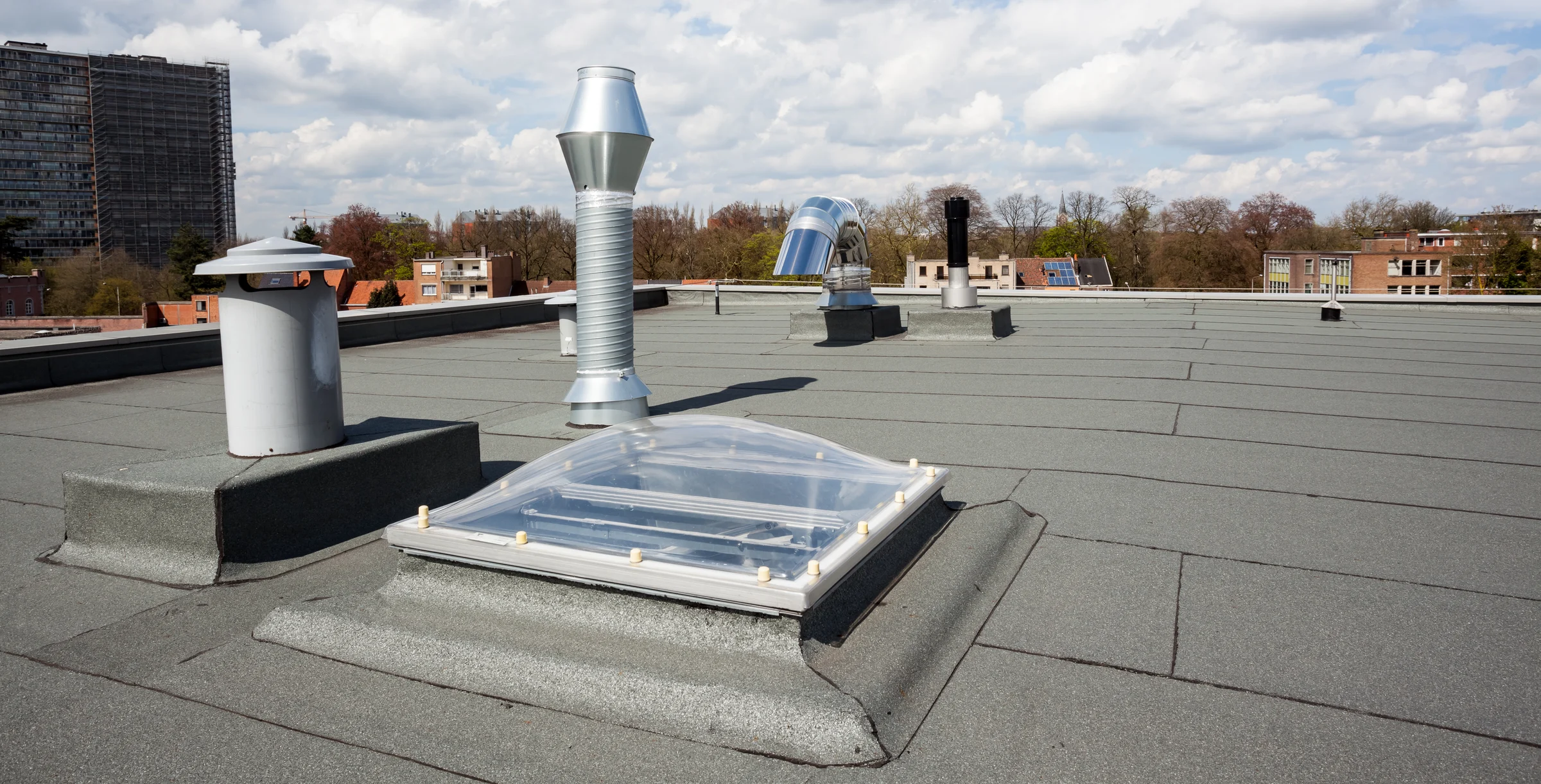 FlatRoof_shutterstock_430561927