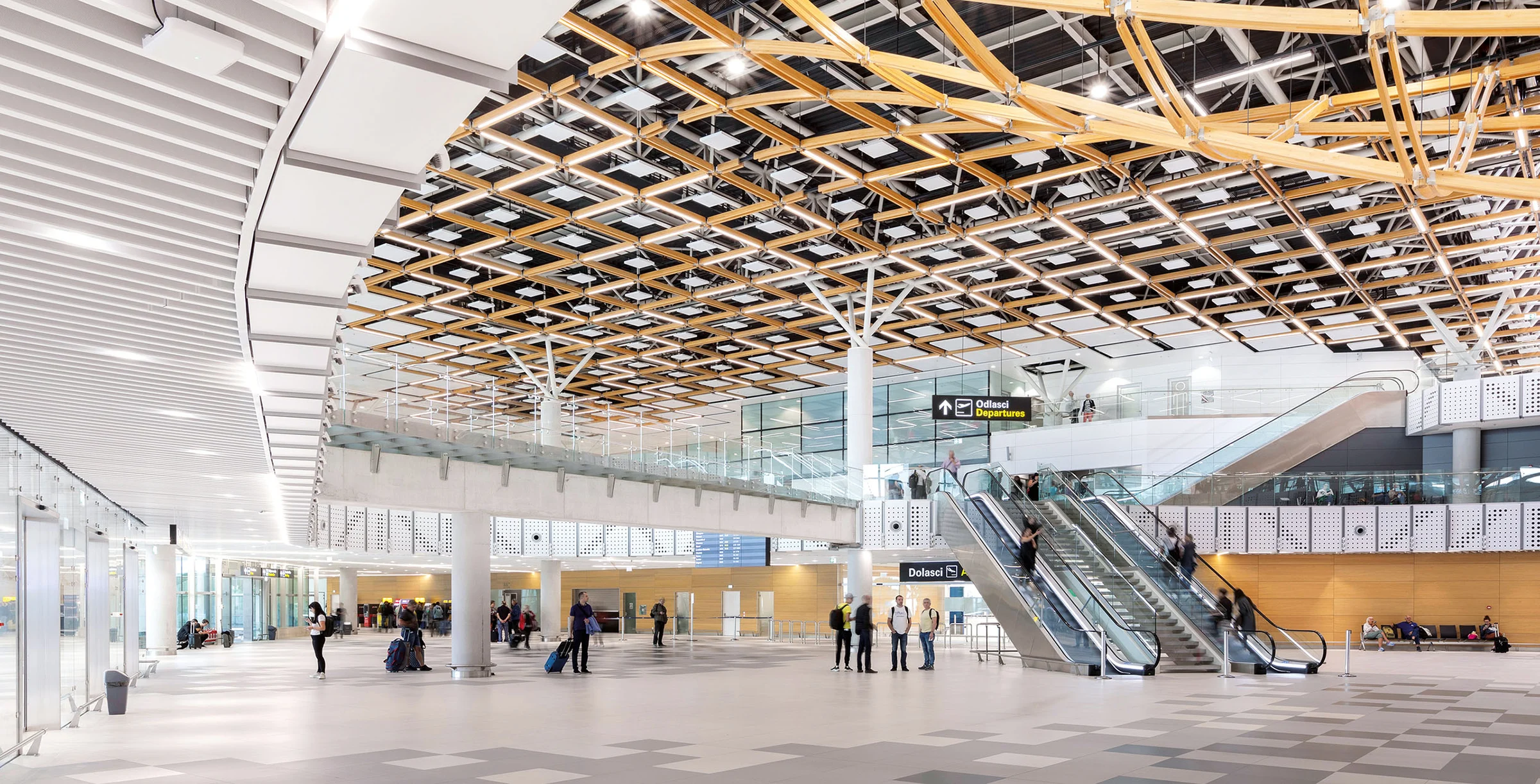 HR-Split-Airport-04