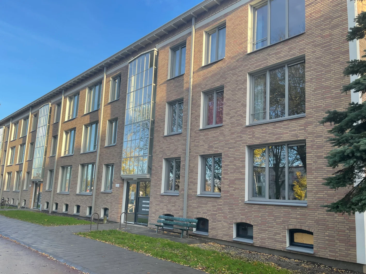 Renovatie daken Haagse flat Vestia Supafil Loft