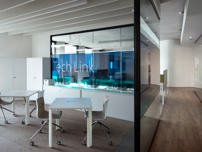 IT-International-Technology-Company-Milan-01