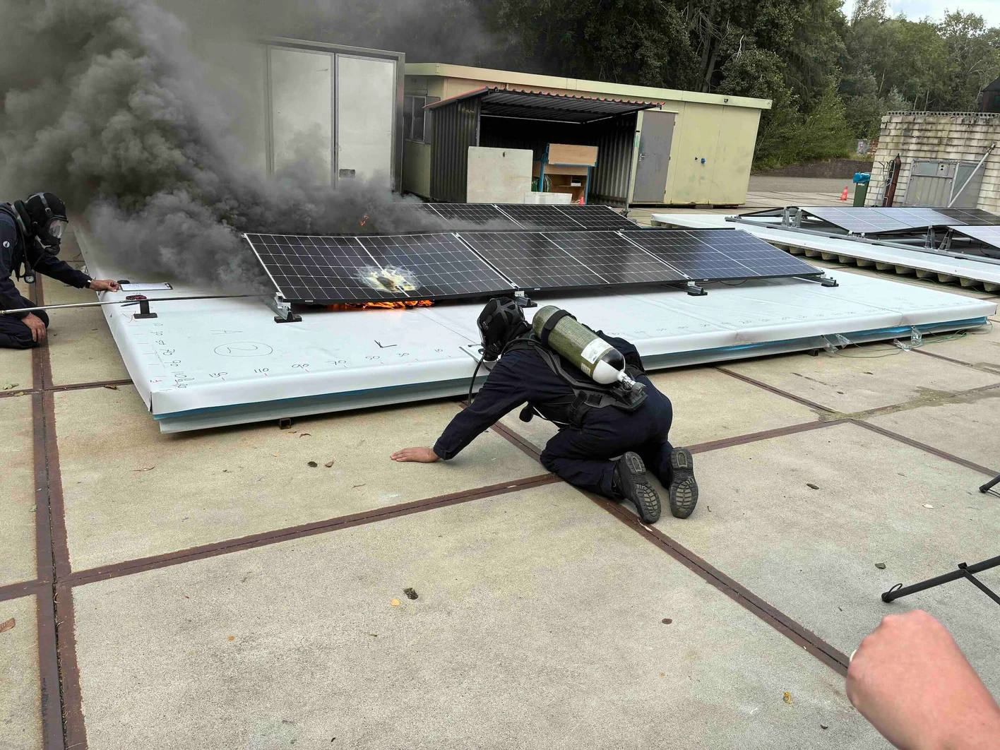 Brandversuch an einer PV-Anlage