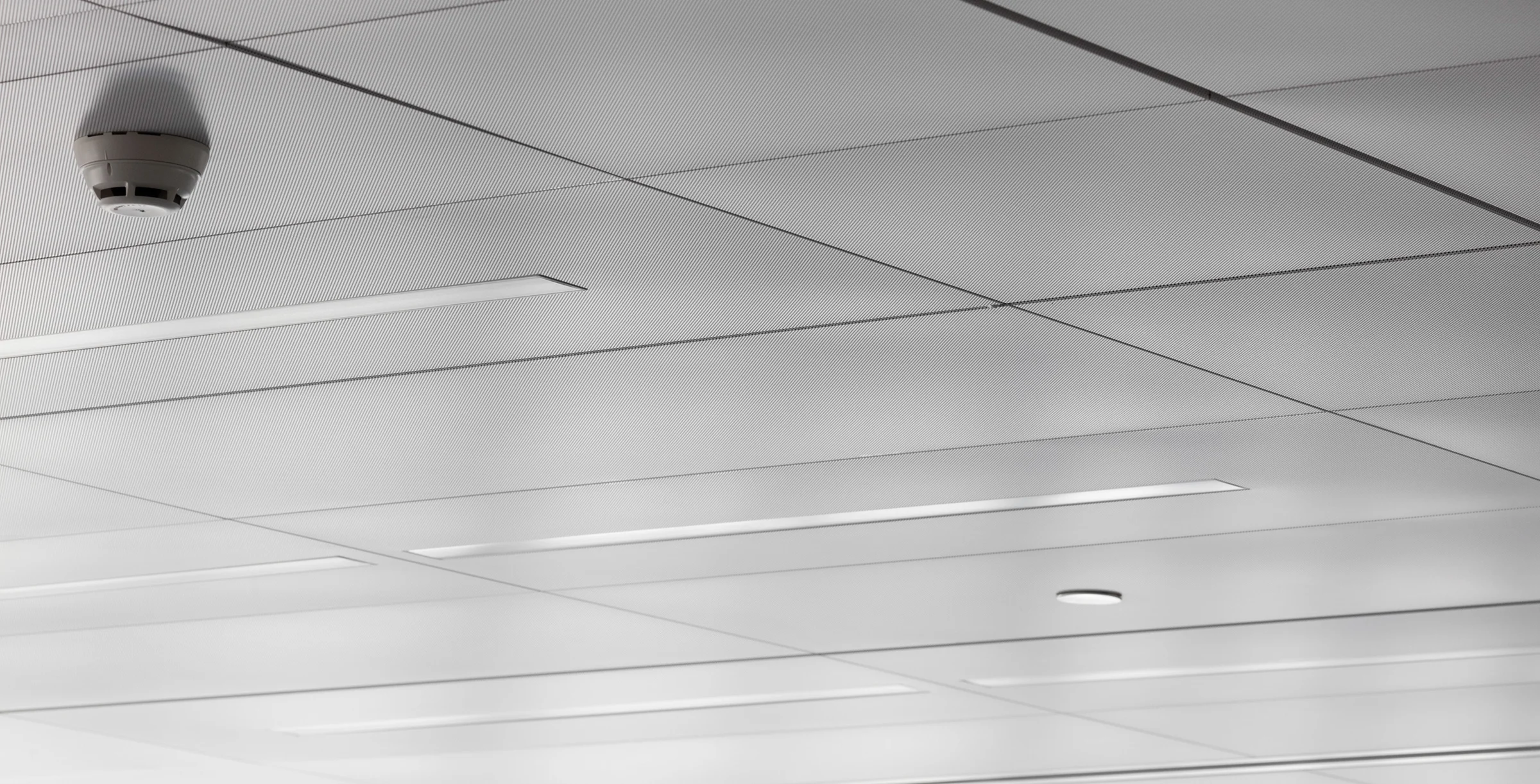 Mat-Ceiling-Suspension-Systems_GR-Aggemar-Headquarters.jpg