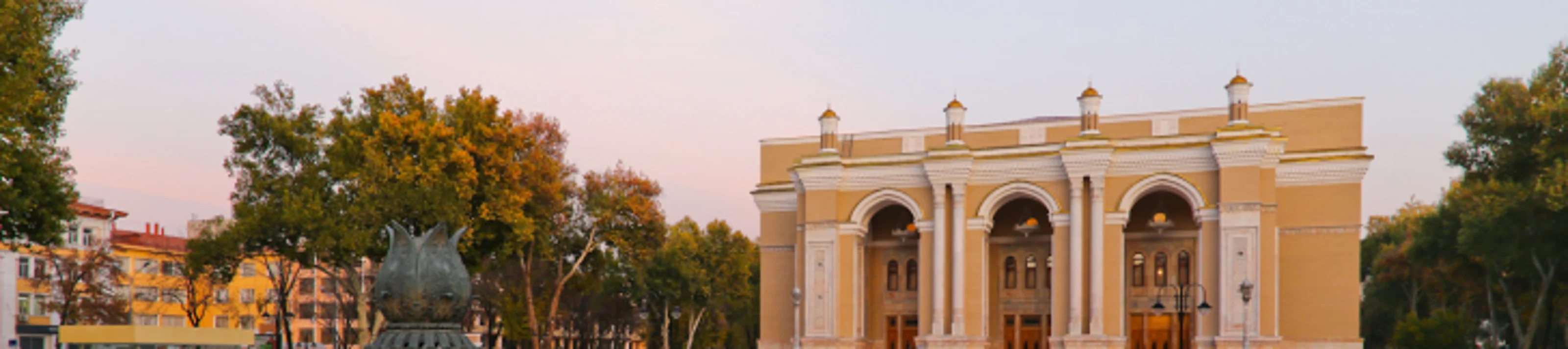 Toshkentdagi-Alisher-Navoiy-nomli-Katta-opera-va-balet-teatri-1