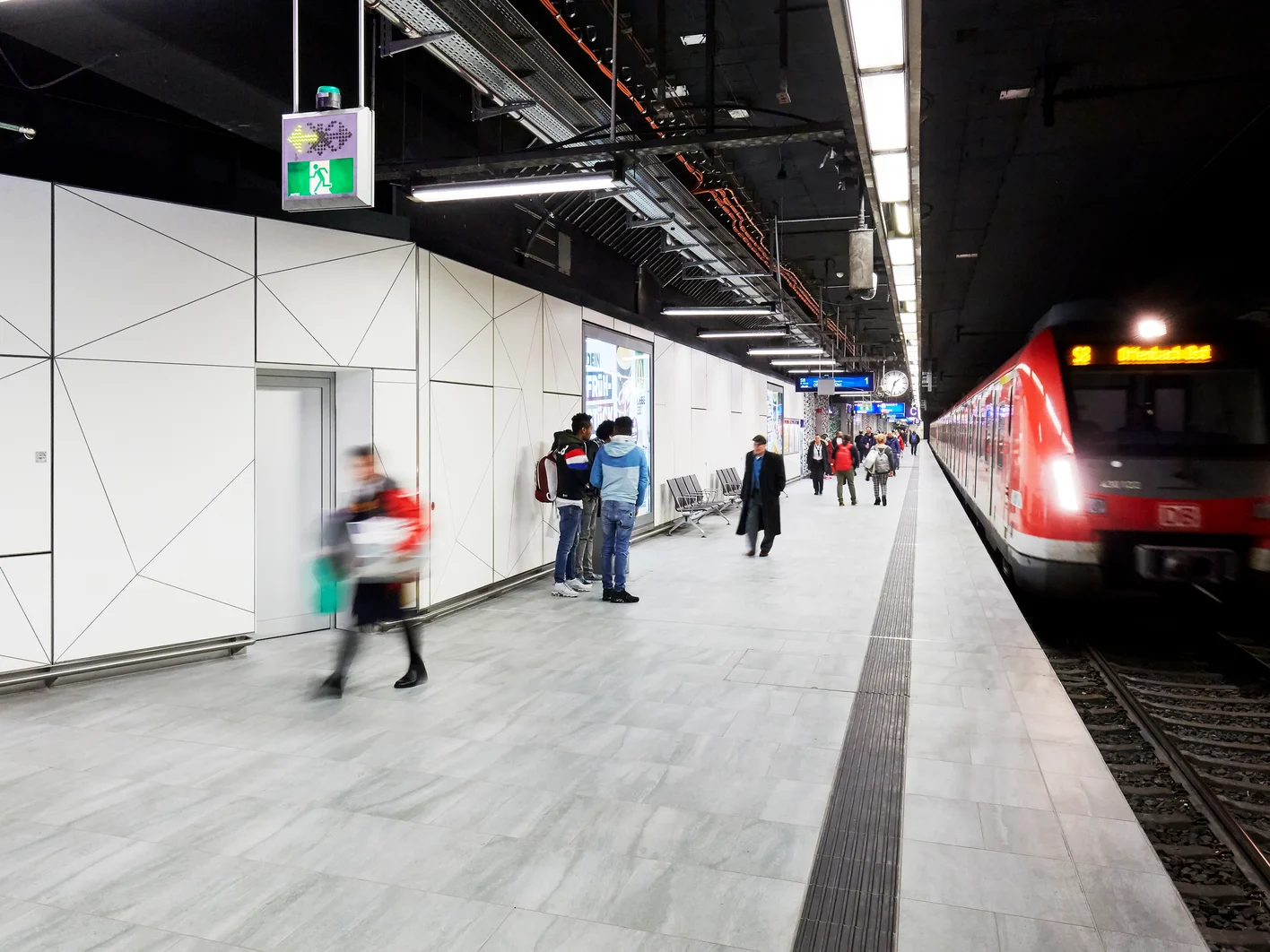 Aquapanel_REGIONAL STATION Frankfurt a. M.Germany3