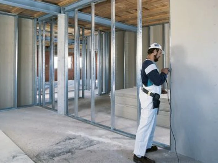 Pereti de compartimentare pe structura metalica