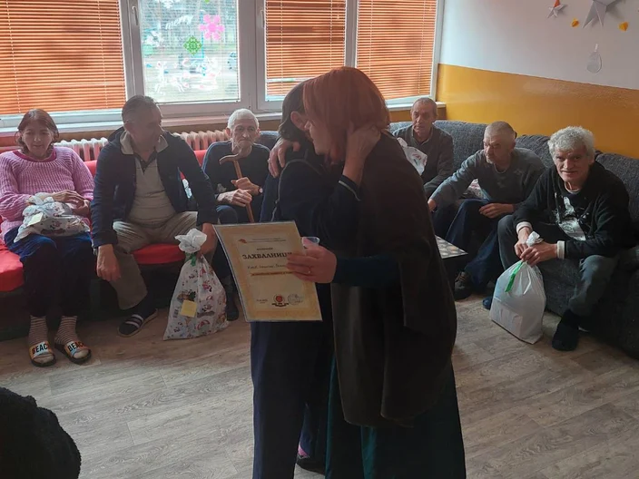 Visiting home for the elderly