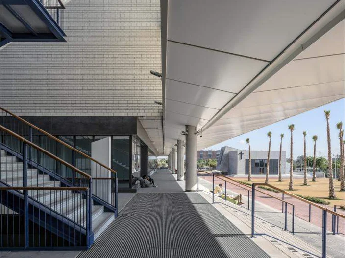 UNIVERSIDAD-LOYOLA-ANDALUCIA-2