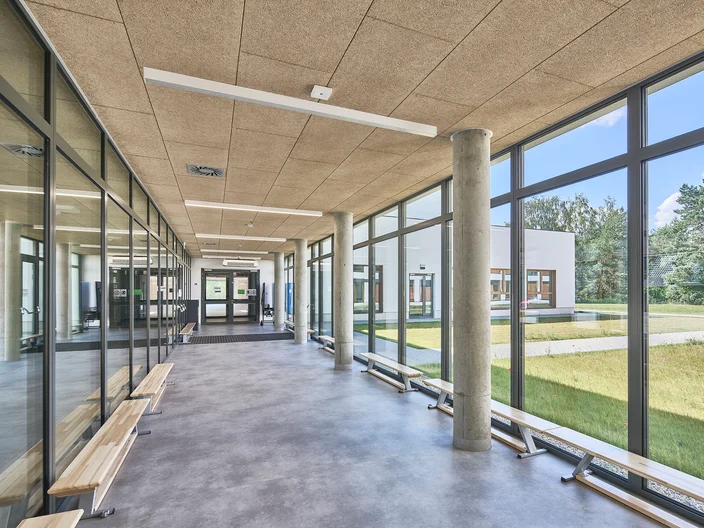 PL-High-School-No-163-Warsaw-03