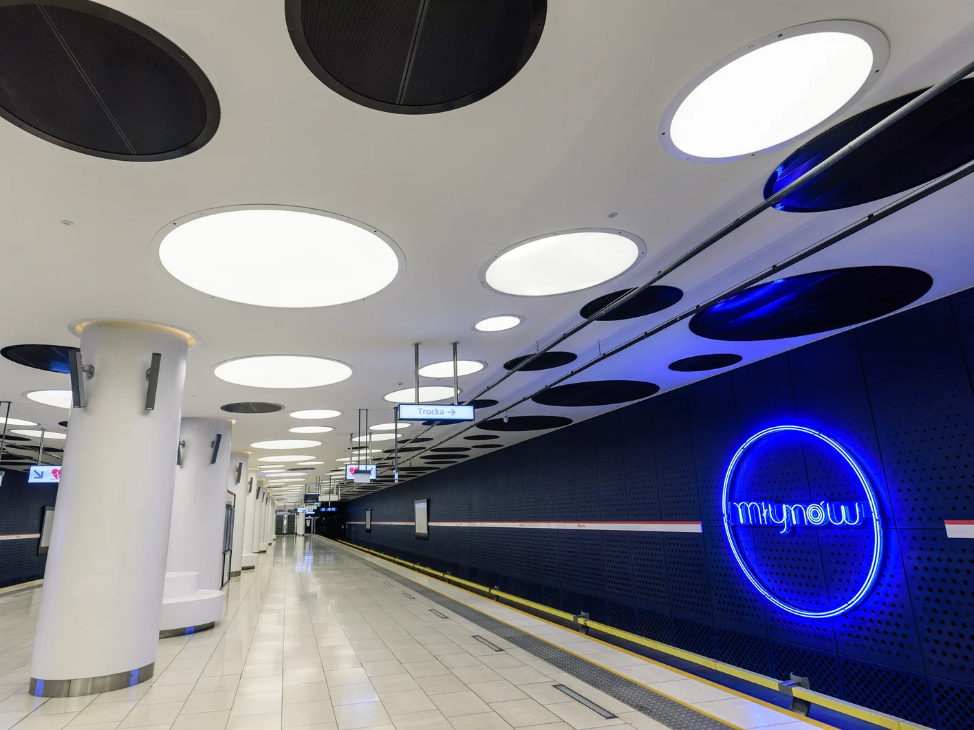 Metro Młynów 