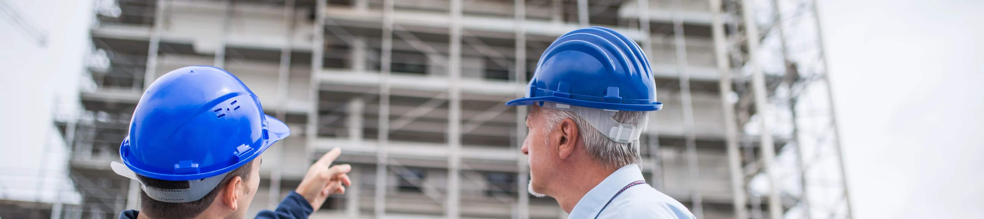 Architect explaining what work to do to the site manager