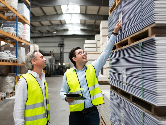 Customer and employee in warehouse-2
