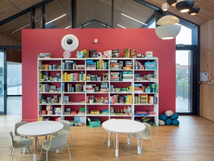 Solution amenagement interieur boite dans-la boite knauf Mediatheque Les Granges Saint Jea