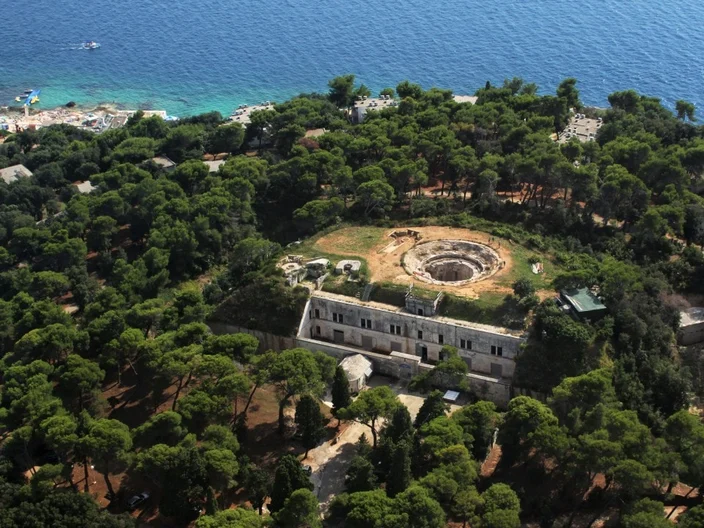 01-Aquarium Pula, utvrda Verudela