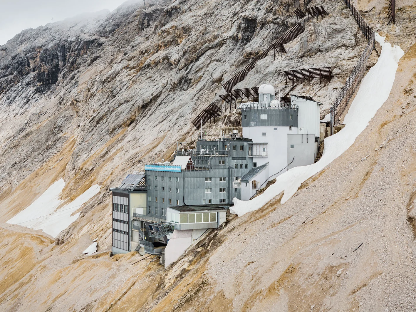 Referenz Schneefernhaus Außenansicht Fern